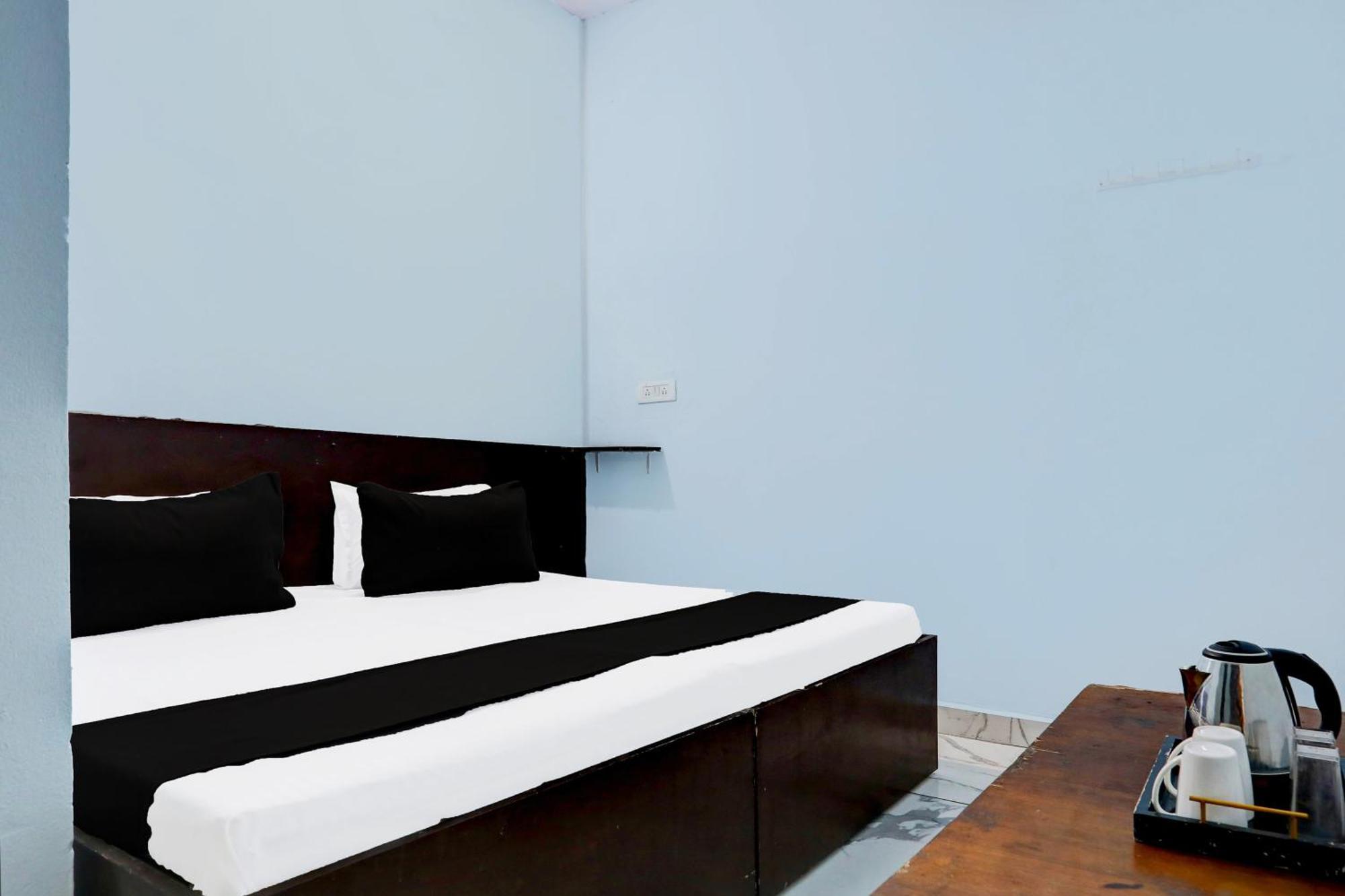 Spot On New Diamond Guest House Rudrapur Екстериор снимка