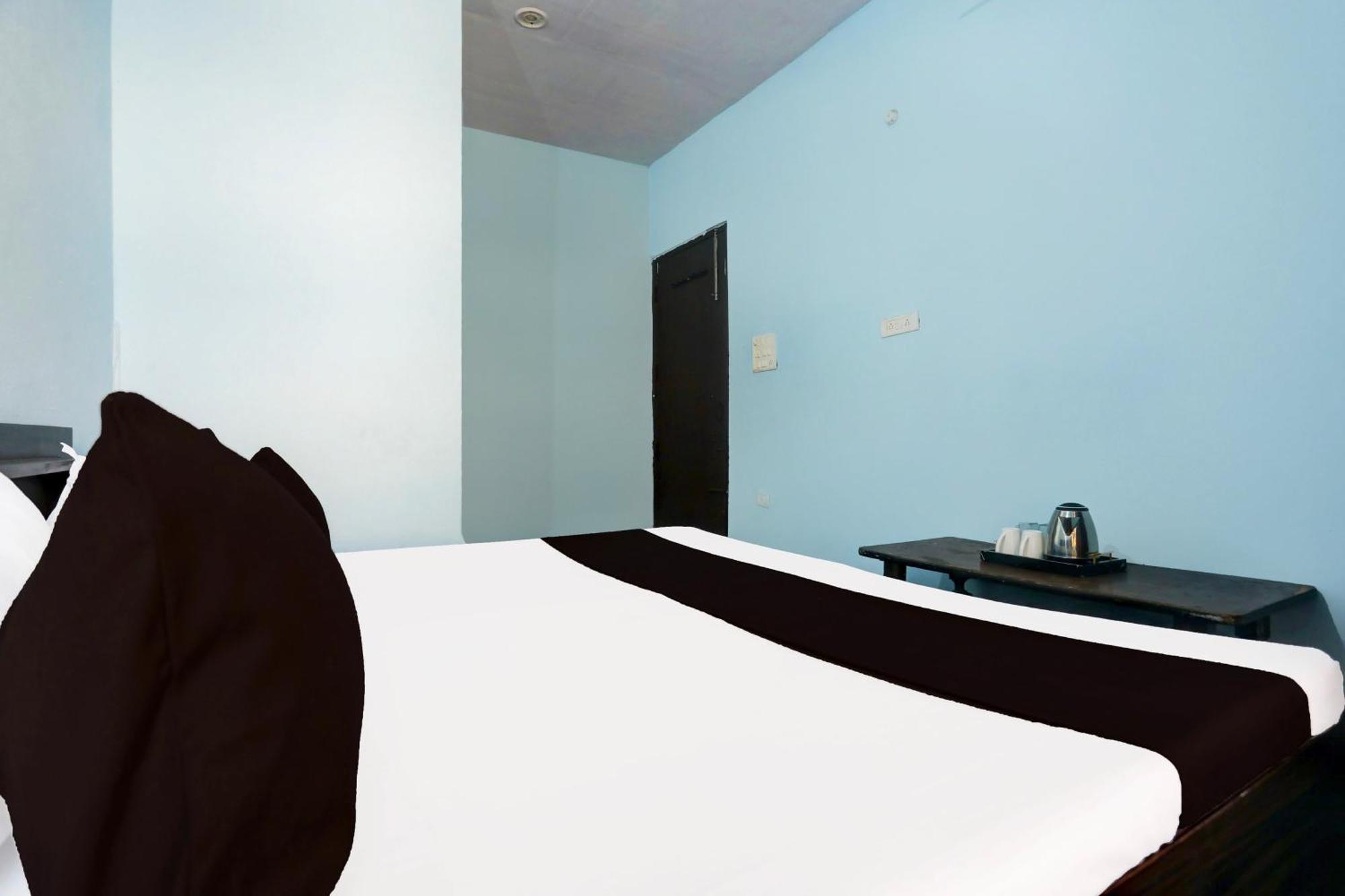 Spot On New Diamond Guest House Rudrapur Екстериор снимка