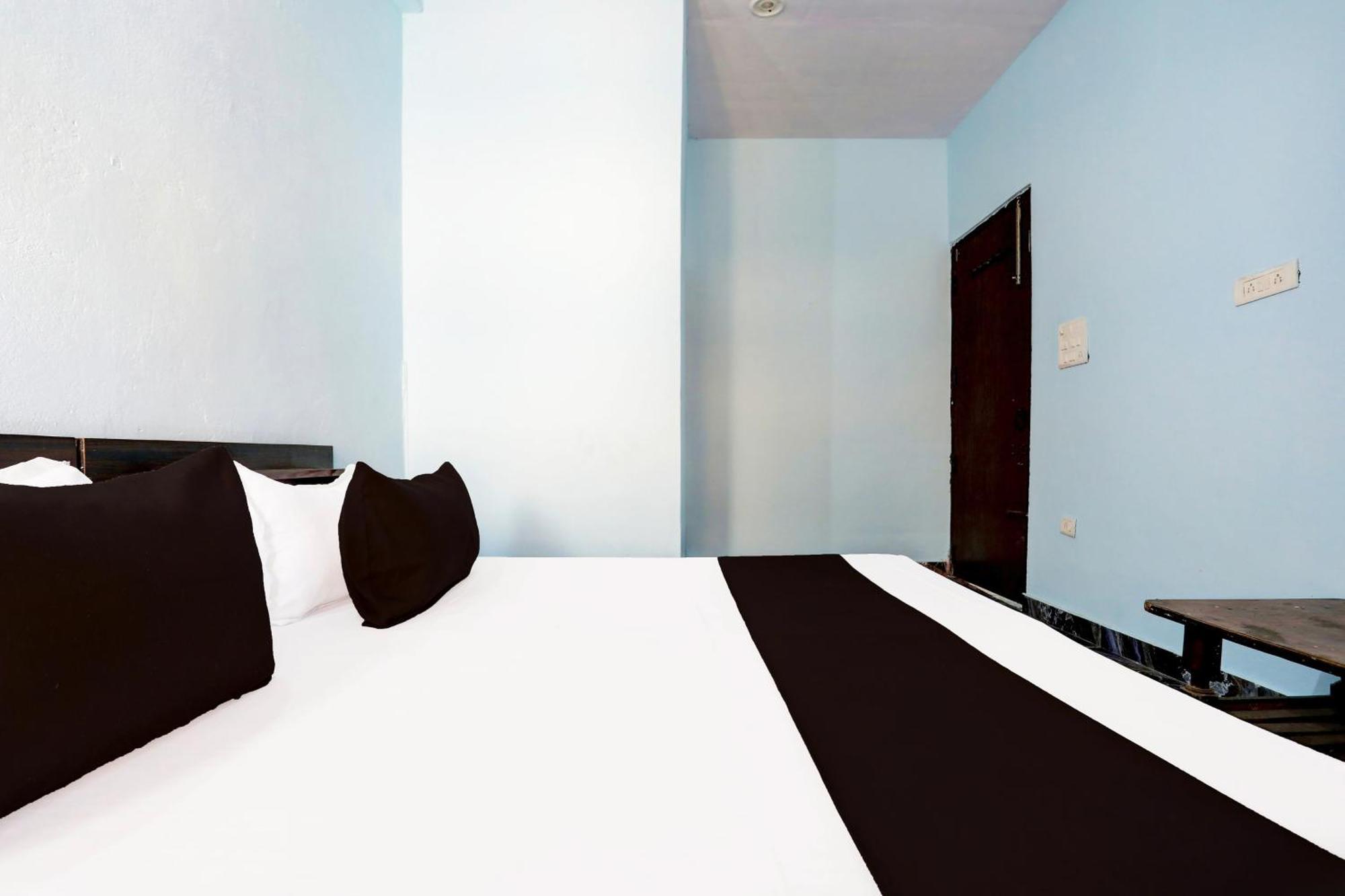 Spot On New Diamond Guest House Rudrapur Екстериор снимка