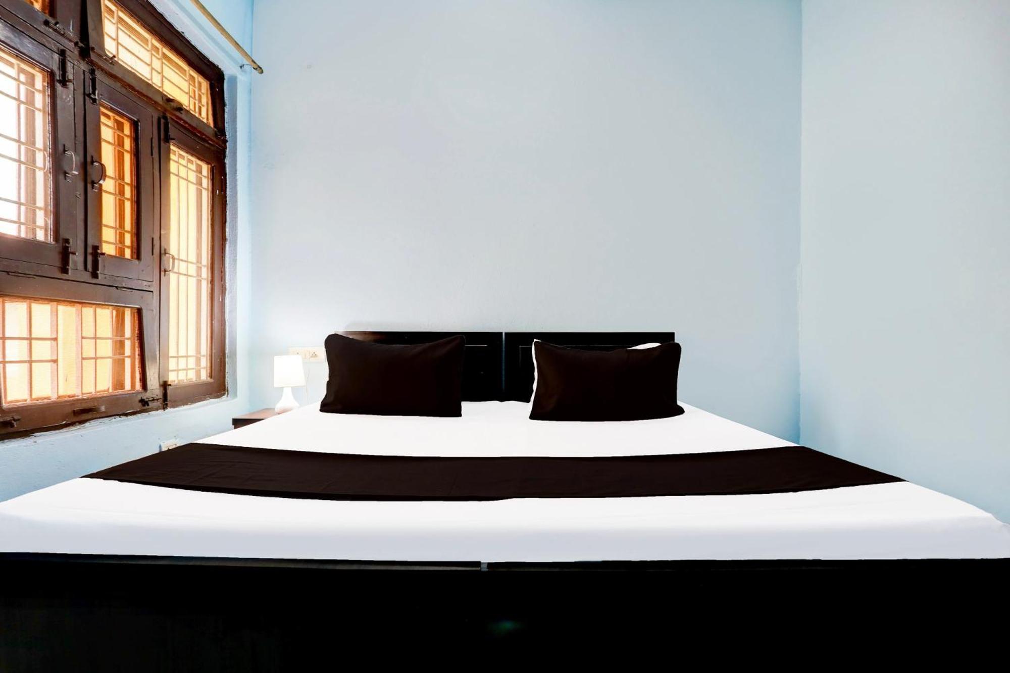 Spot On New Diamond Guest House Rudrapur Екстериор снимка