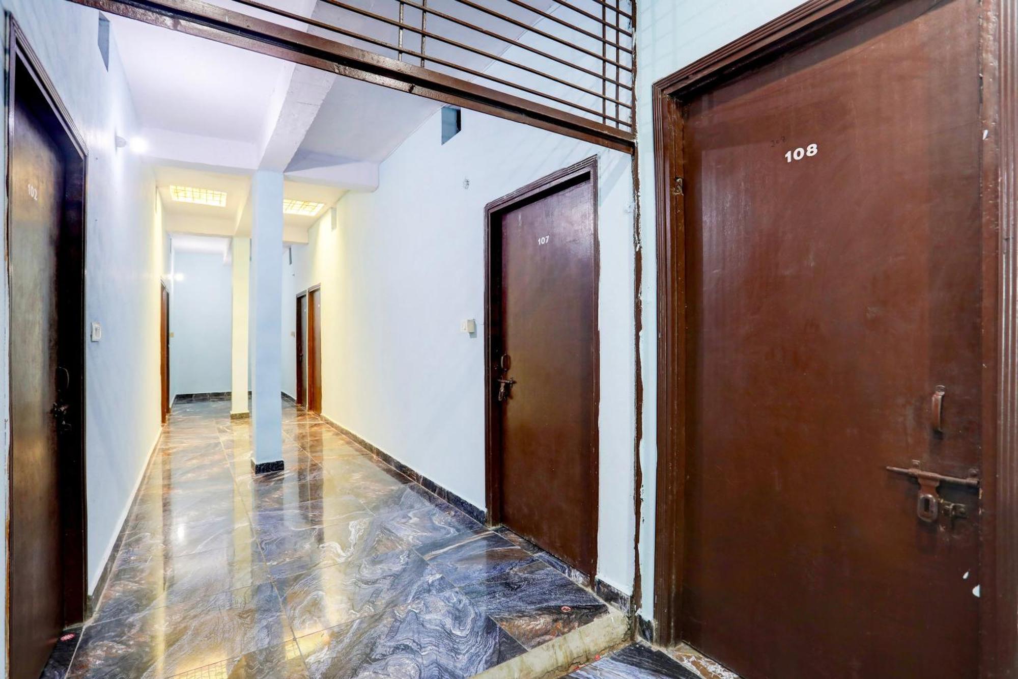 Spot On New Diamond Guest House Rudrapur Екстериор снимка