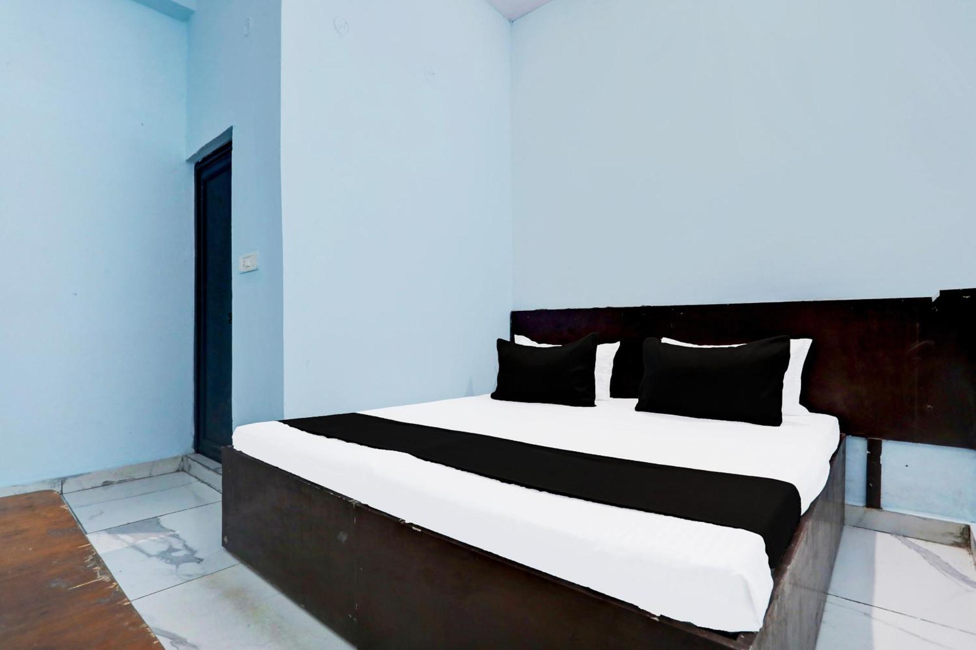 Spot On New Diamond Guest House Rudrapur Екстериор снимка